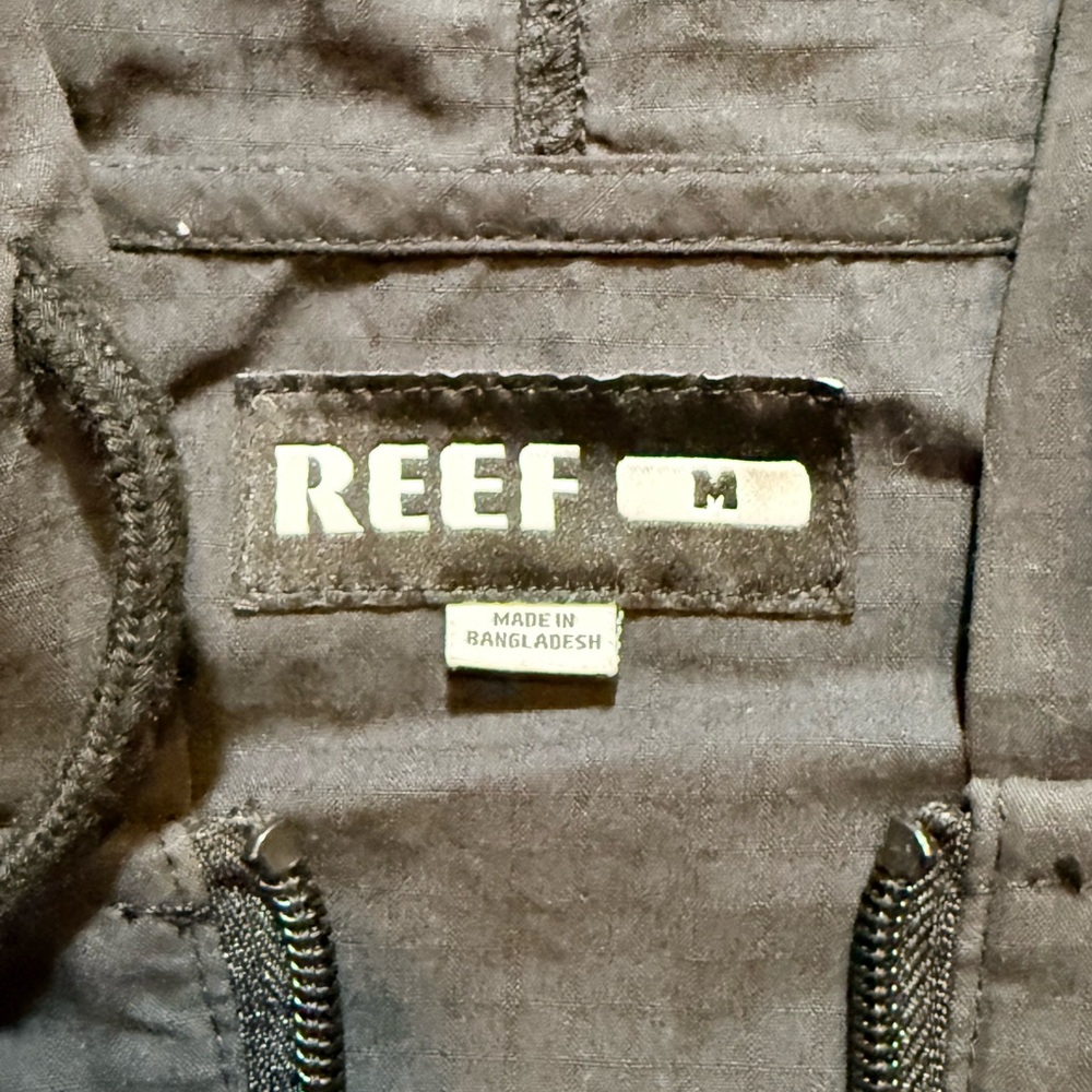 Reef Men's Charcoal Hooded Windbreaker - Picture 6 of 7